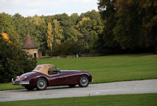 Belle auto à Argeronne